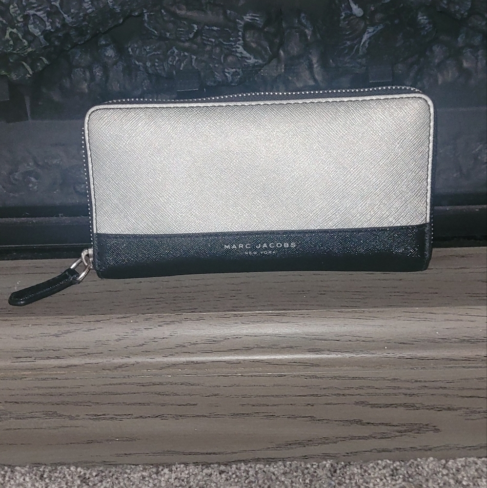 MARC JACOB'S WALLET